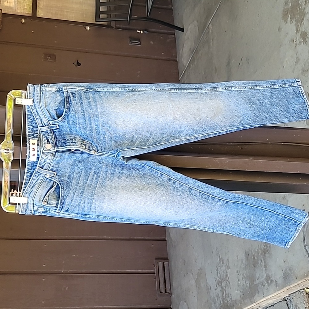 Amo Tomboy Jeans